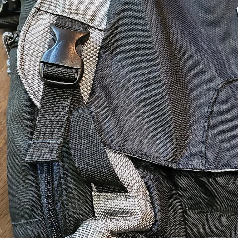 🛠️ Ergodyne Arsenal 5135 Laptop Messenger Bag | Black/Gray Work Gear 💻